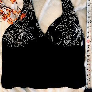 Casual open back halter top XL black.